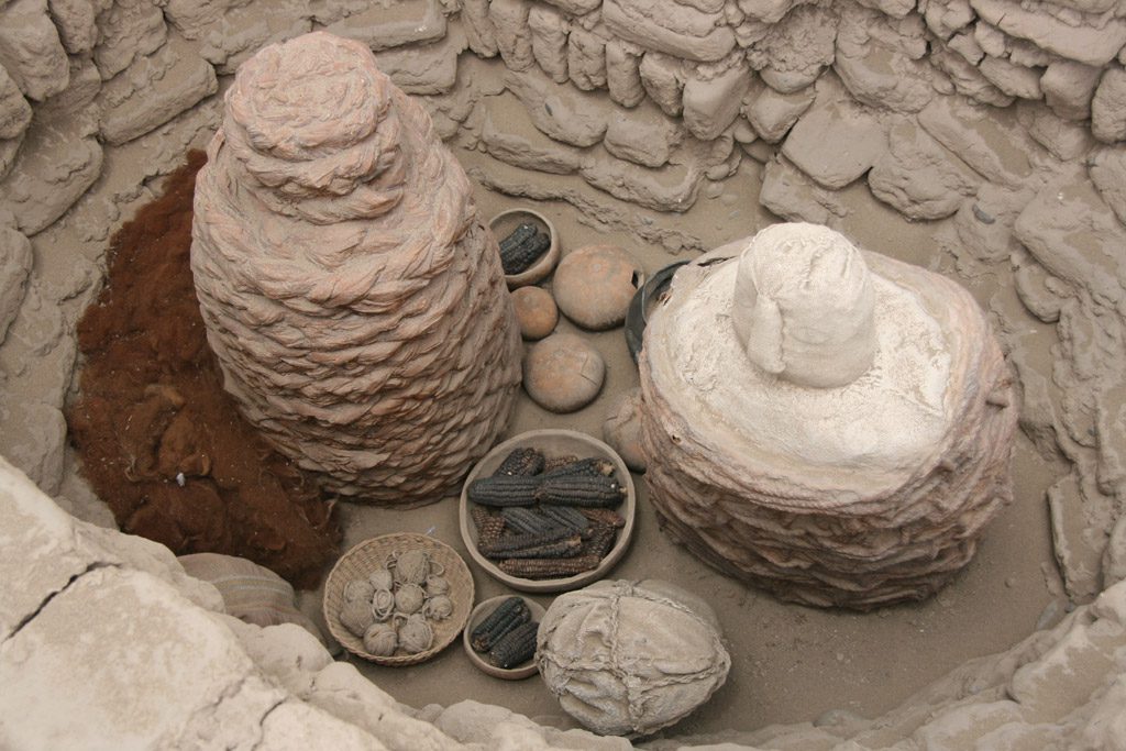 huaca_pucllana_burial_chamber.jpg